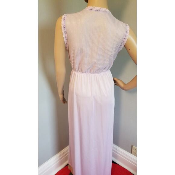 70s Vintage Glencraft Lavender Column Gown with a V-neck....down to there - M - Picture 5 of 7